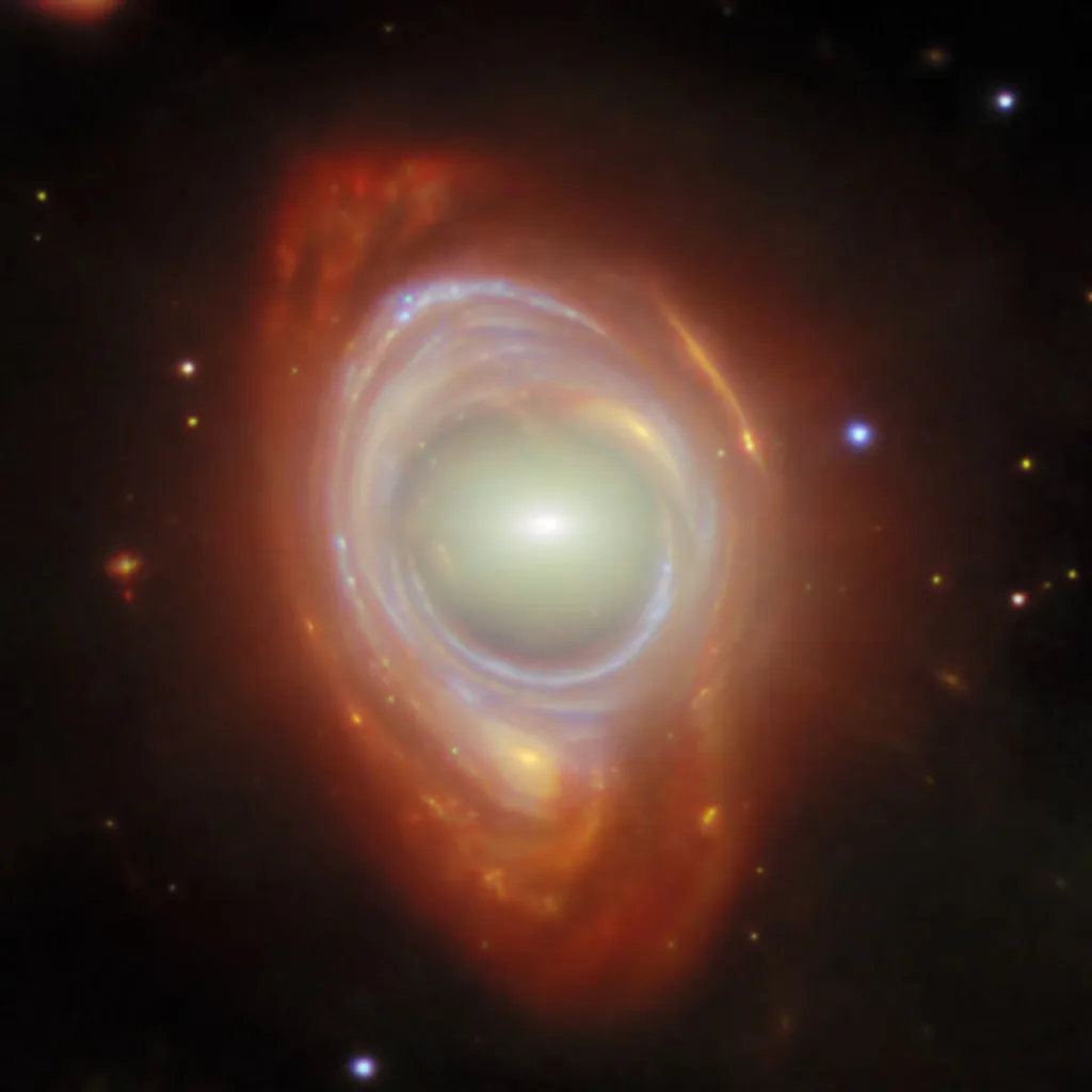 Лучшие космические снимки 2025 года 11 gravitaczionnaya linza — kolczo ejnshtejna